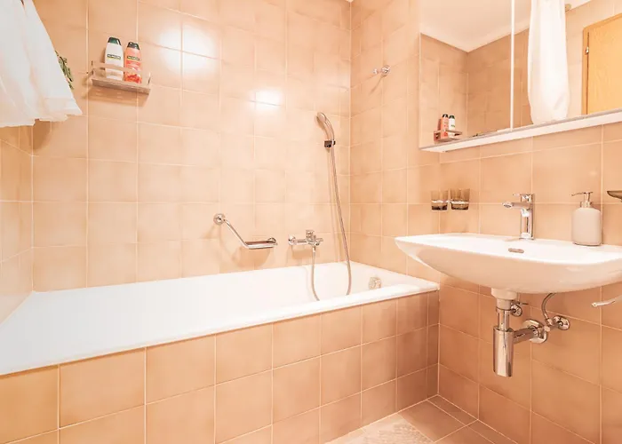 アパート Direttamente Sulle Piste Da Sci, Piscina E Sauna, Wi-fi *